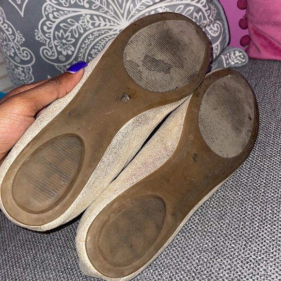 Gold Guess Shimmer Flats - Picture 4 of 5